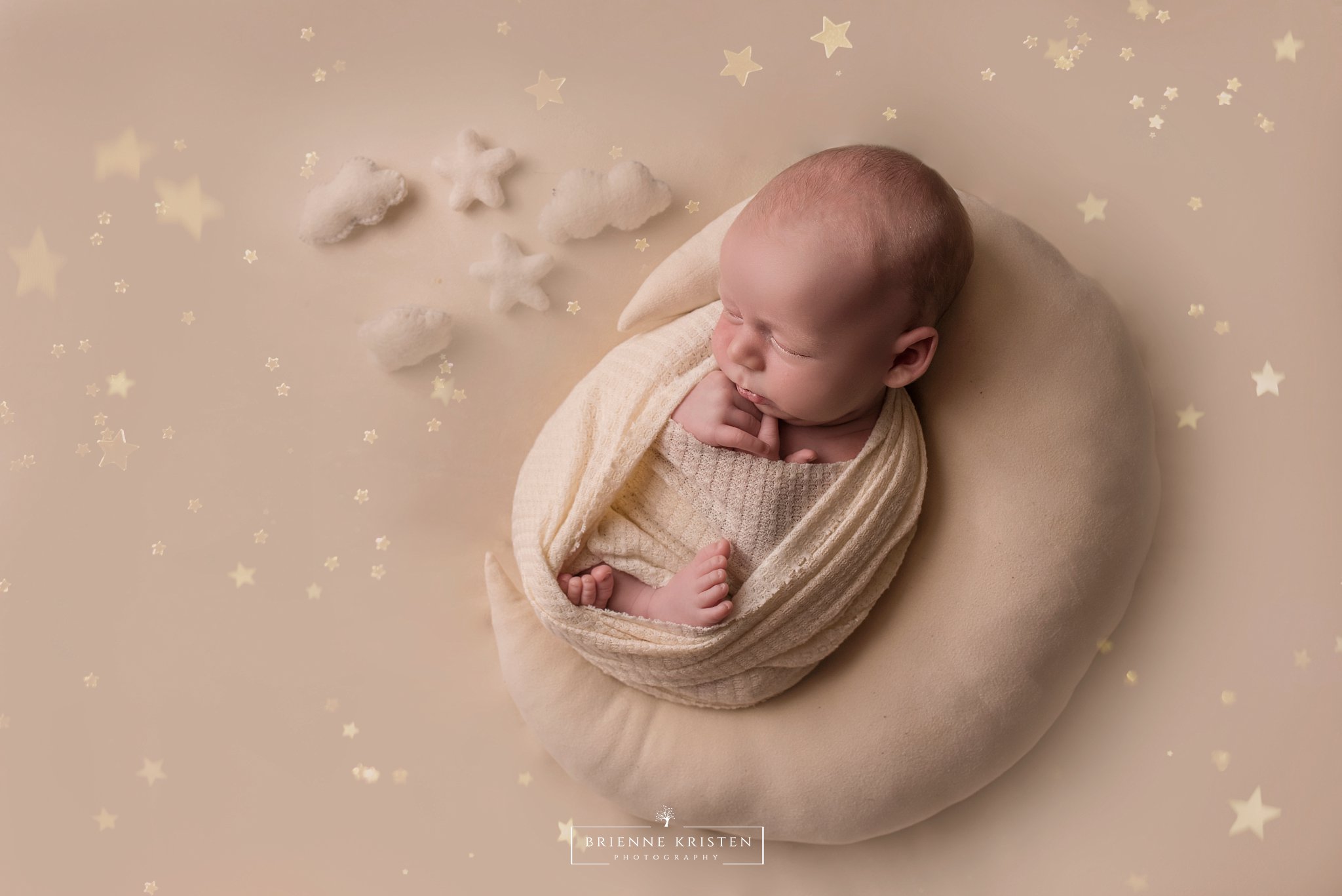 family mama knits newborn oh so fleeting senior session sweet mily mae willow and elm  Photography