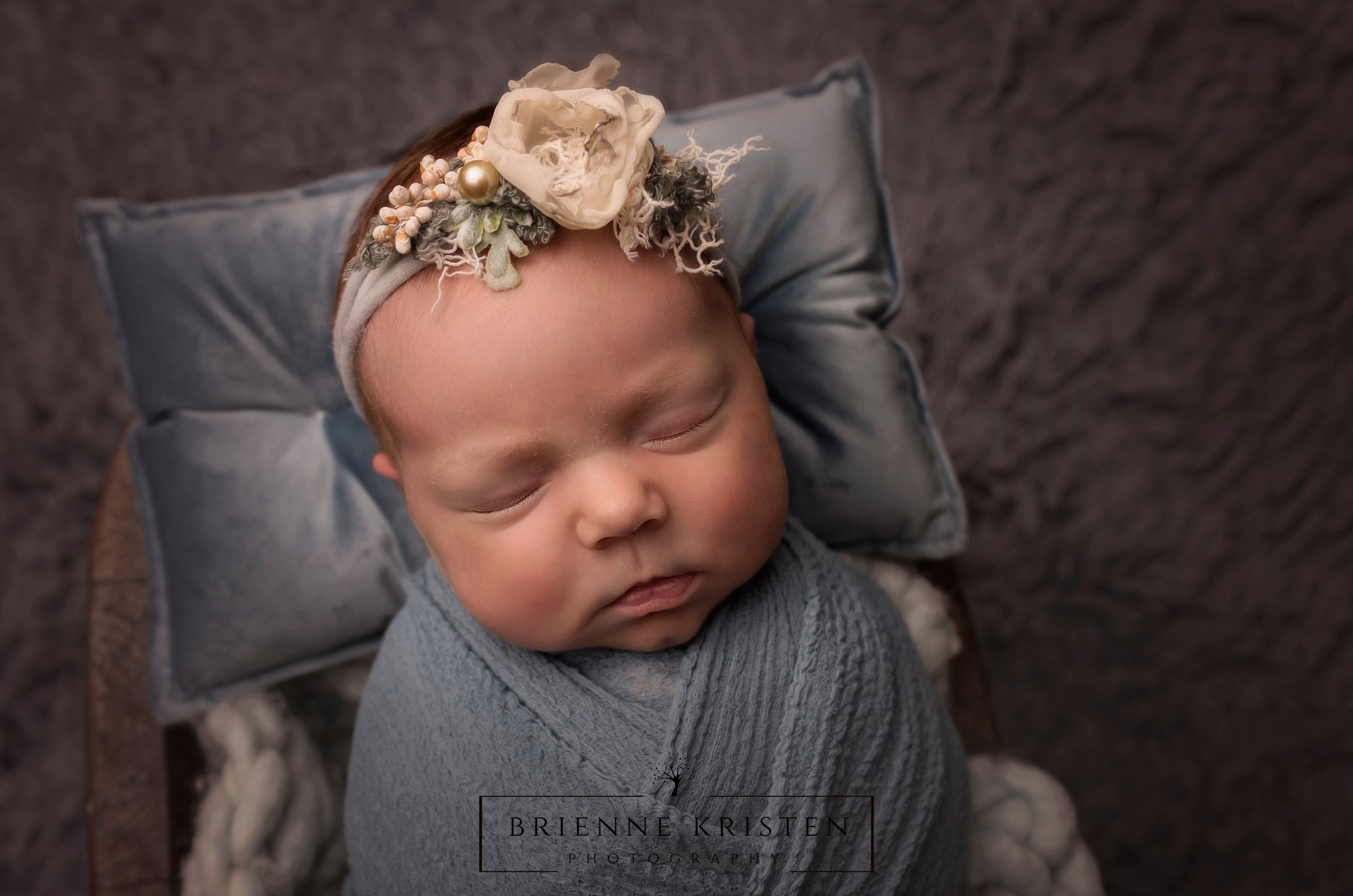 family mini session newborn studio  Photography